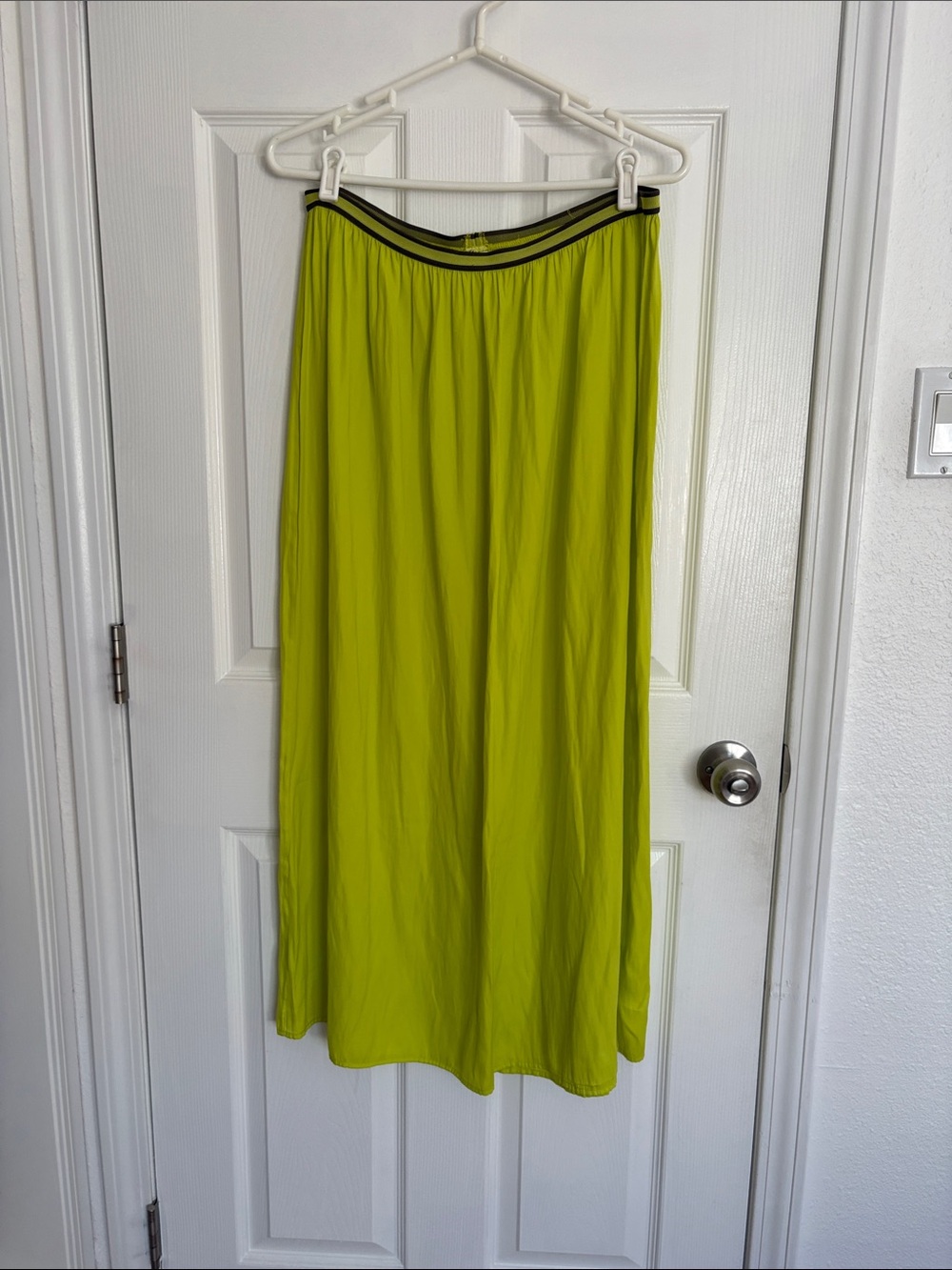 Old Navy Bright Lime Maxi Skirt with Black Trim Waistband